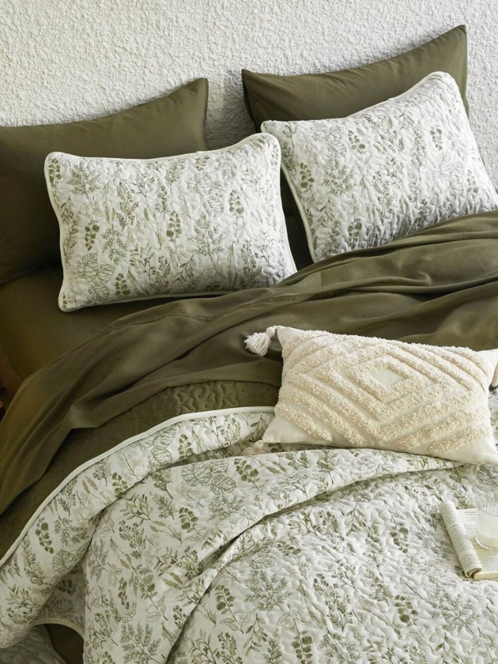 Floral Quilt Set, Botanical Vintage Flower Coquette Cottagecore for Women Teen